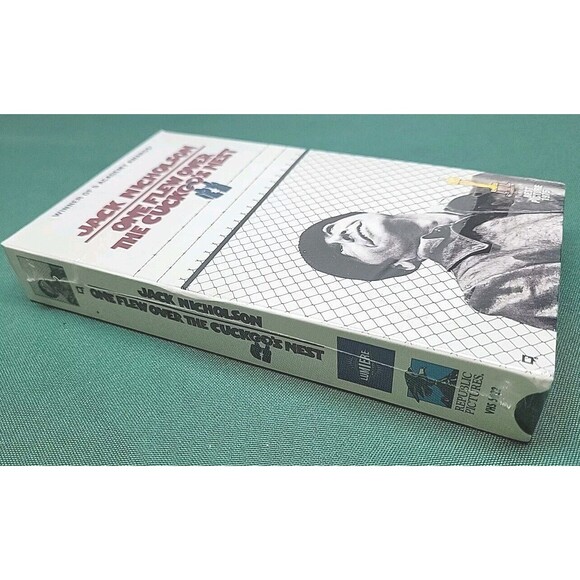 New Sealed One Flew Over the Cuckoo's Nest VHS Republic Pictures (1993) - Picture 1 of 4